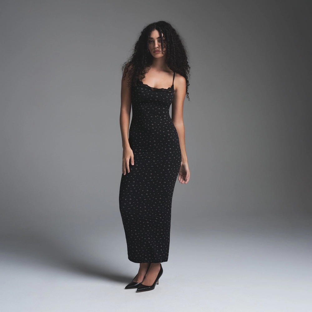 SKIMS - FITS EVERYBODY LACE LONG SLIP DRESS NWT
